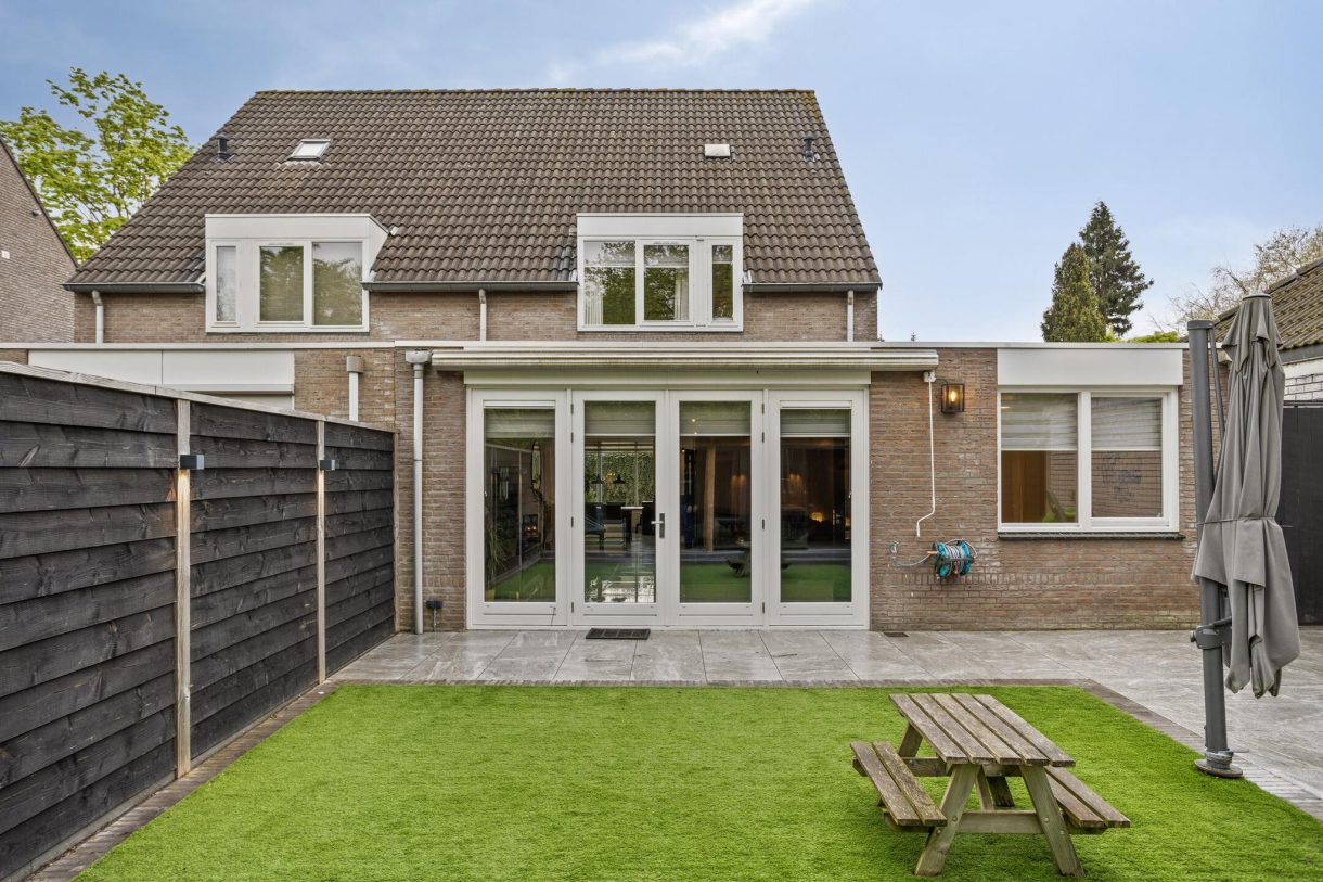 Te koop: Foto Woonhuis aan de Van Hovengaarde 20 in Nuenen